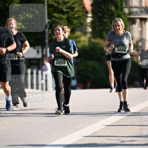 01.09.2024 - BARMER Alsterlauf Dr. Thomas Lammeyer http://msf.ph/oto/6914941 01.09.2024 09:47:49 Laufen 921, 2859, 3006 meine-sportfotos.de