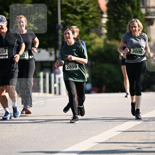 01.09.2024 - BARMER Alsterlauf Dr. Thomas Lammeyer http://msf.ph/oto/6914946 01.09.2024 09:47:49 Laufen 557, 3557, 21, 13, 2859, 3006 meine-sportfotos.de