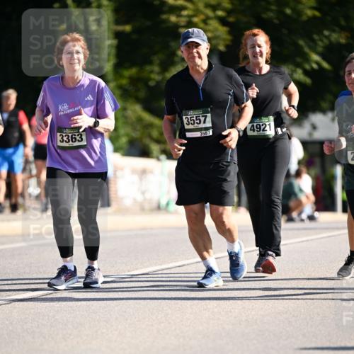 01.09.2024 - BARMER Alsterlauf Dr. Thomas Lammeyer http://msf.ph/oto/6914973 01.09.2024 09:47:50 Laufen 3363, 3557, 3557, 4921, 2 meine-sportfotos.de