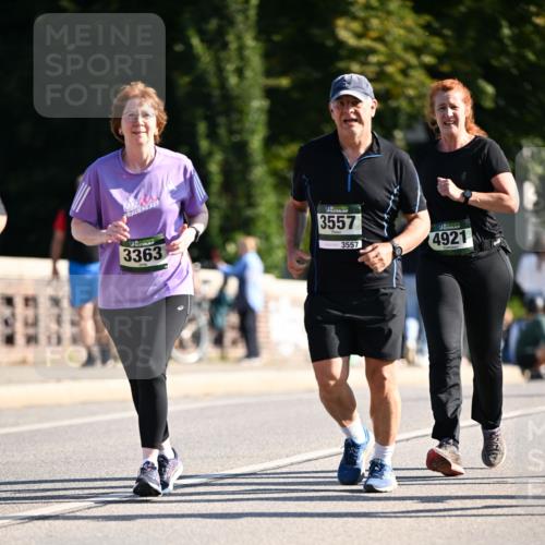 01.09.2024 - BARMER Alsterlauf Dr. Thomas Lammeyer http://msf.ph/oto/6914991 01.09.2024 09:47:50 Laufen 3363, 3557, 3557, 4921 meine-sportfotos.de