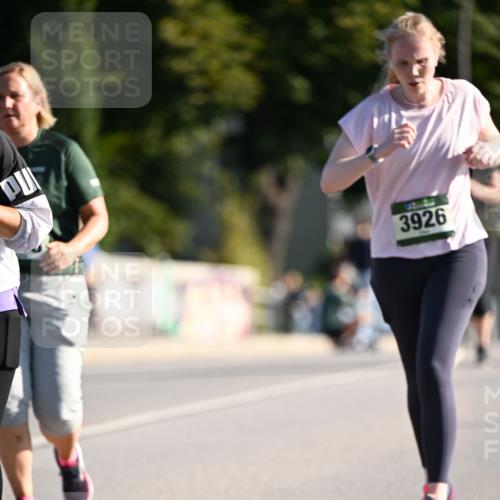 01.09.2024 - BARMER Alsterlauf Dr. Thomas Lammeyer http://msf.ph/oto/6915210 01.09.2024 09:48:01 Laufen 3926 meine-sportfotos.de