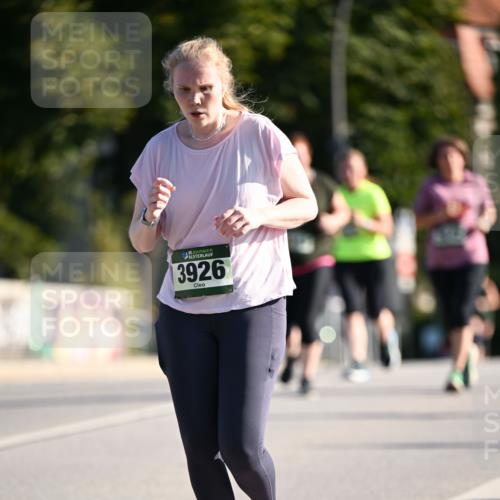 01.09.2024 - BARMER Alsterlauf Dr. Thomas Lammeyer http://msf.ph/oto/6915218 01.09.2024 09:48:02 Laufen 3926 meine-sportfotos.de
