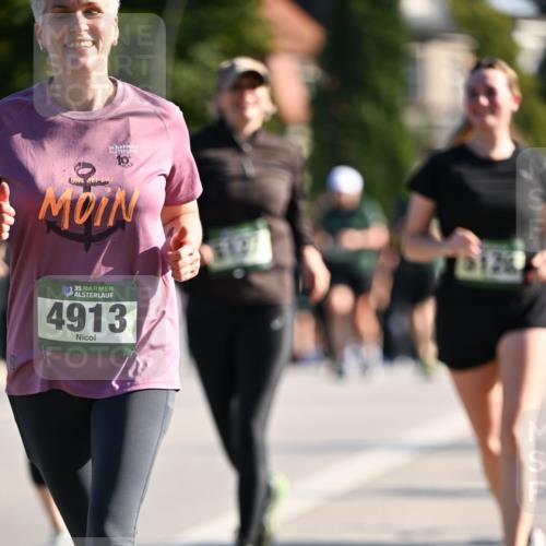 01.09.2024 - BARMER Alsterlauf Dr. Thomas Lammeyer http://msf.ph/oto/6915395 01.09.2024 09:48:08 Laufen 35, 4913, 1812 meine-sportfotos.de