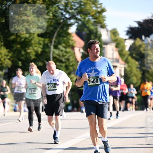 01.09.2024 - BARMER Alsterlauf Dr. Thomas Lammeyer http://msf.ph/oto/6915537 01.09.2024 09:48:16 Laufen 10, 2995, 3660 meine-sportfotos.de