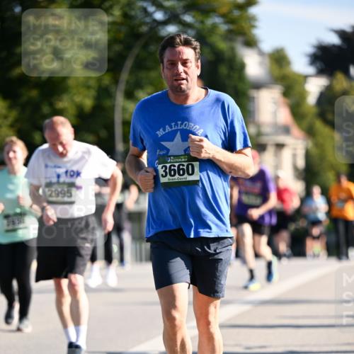 01.09.2024 - BARMER Alsterlauf Dr. Thomas Lammeyer http://msf.ph/oto/6915578 01.09.2024 09:48:17 Laufen 10, 2995, 3660 meine-sportfotos.de