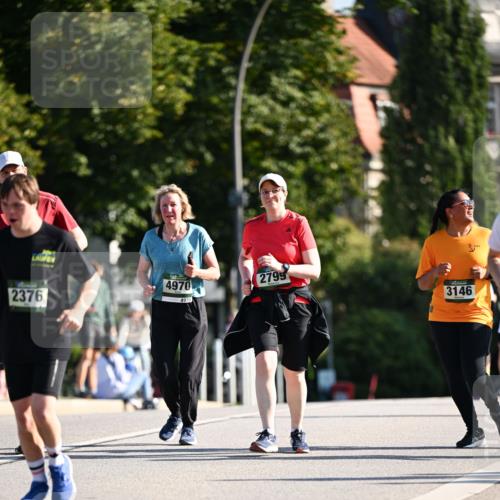 01.09.2024 - BARMER Alsterlauf Dr. Thomas Lammeyer http://msf.ph/oto/6915632 01.09.2024 09:48:24 Laufen 2376, 4970, 4970, 2799, 3146 meine-sportfotos.de