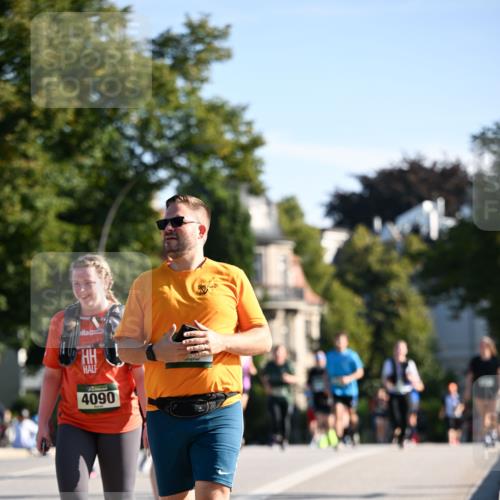 01.09.2024 - BARMER Alsterlauf Dr. Thomas Lammeyer http://msf.ph/oto/6915721 01.09.2024 09:48:30 Laufen 4090 meine-sportfotos.de
