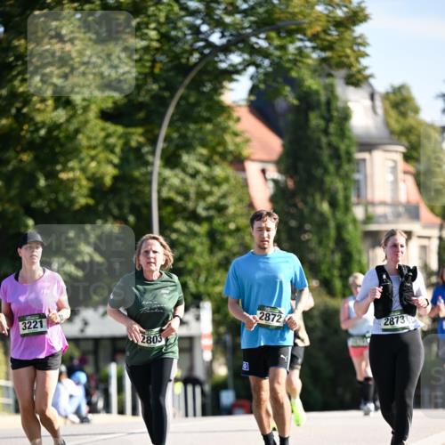 01.09.2024 - BARMER Alsterlauf Dr. Thomas Lammeyer http://msf.ph/oto/6915948 01.09.2024 09:48:37 Laufen 3221, 2803, 2872, 2873 meine-sportfotos.de