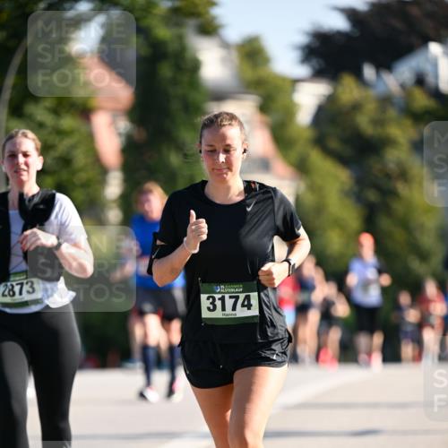01.09.2024 - BARMER Alsterlauf Dr. Thomas Lammeyer http://msf.ph/oto/6916067 01.09.2024 09:48:41 Laufen 2873, 35, 3174 meine-sportfotos.de