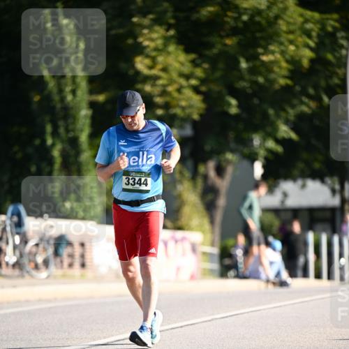 01.09.2024 - BARMER Alsterlauf Dr. Thomas Lammeyer http://msf.ph/oto/6916283 01.09.2024 09:48:49 Laufen 3344 meine-sportfotos.de