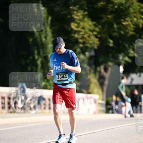 01.09.2024 - BARMER Alsterlauf Dr. Thomas Lammeyer http://msf.ph/oto/6916289 01.09.2024 09:48:49 Laufen 3344 meine-sportfotos.de