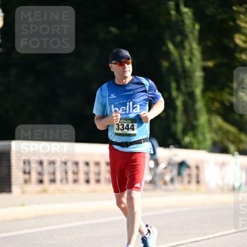 01.09.2024 - BARMER Alsterlauf Dr. Thomas Lammeyer http://msf.ph/oto/6916332 01.09.2024 09:48:50 Laufen 3344 meine-sportfotos.de