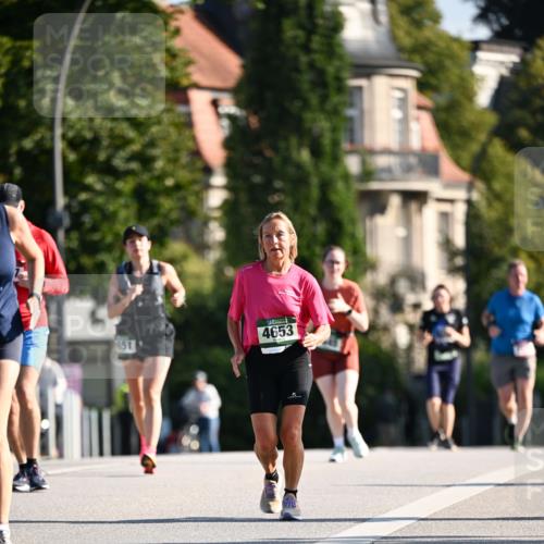 01.09.2024 - BARMER Alsterlauf Dr. Thomas Lammeyer http://msf.ph/oto/6916391 01.09.2024 09:48:54 Laufen 4653 meine-sportfotos.de