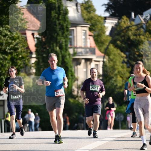 01.09.2024 - BARMER Alsterlauf Dr. Thomas Lammeyer http://msf.ph/oto/6916554 01.09.2024 09:49:01 Laufen 10, 2138, 2196, 2452, 3 meine-sportfotos.de