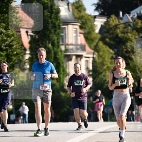 01.09.2024 - BARMER Alsterlauf Dr. Thomas Lammeyer http://msf.ph/oto/6916579 01.09.2024 09:49:02 Laufen 2452, 554, 2196, 238 meine-sportfotos.de