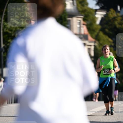 01.09.2024 - BARMER Alsterlauf Dr. Thomas Lammeyer http://msf.ph/oto/6916627 01.09.2024 09:49:04 Laufen 4232 meine-sportfotos.de