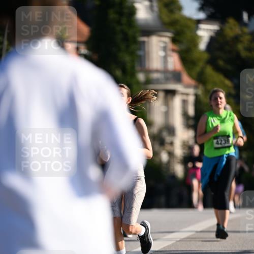 01.09.2024 - BARMER Alsterlauf Dr. Thomas Lammeyer http://msf.ph/oto/6916630 01.09.2024 09:49:04 Laufen 4239 meine-sportfotos.de