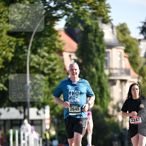 01.09.2024 - BARMER Alsterlauf Dr. Thomas Lammeyer http://msf.ph/oto/6916842 01.09.2024 09:49:12 Laufen 2645, 2645, 2247 meine-sportfotos.de
