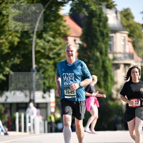 01.09.2024 - BARMER Alsterlauf Dr. Thomas Lammeyer http://msf.ph/oto/6916854 01.09.2024 09:49:12 Laufen 2645, 2645, 7 meine-sportfotos.de