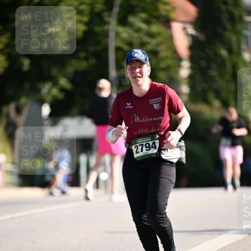 01.09.2024 - BARMER Alsterlauf Dr. Thomas Lammeyer http://msf.ph/oto/6917044 01.09.2024 09:49:18 Laufen 3, 35, 2794 meine-sportfotos.de