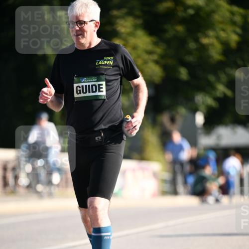 01.09.2024 - BARMER Alsterlauf Dr. Thomas Lammeyer http://msf.ph/oto/6917102 01.09.2024 09:49:30 Laufen 35 meine-sportfotos.de