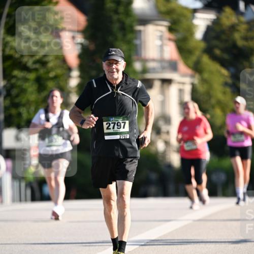 01.09.2024 - BARMER Alsterlauf Dr. Thomas Lammeyer http://msf.ph/oto/6917106 01.09.2024 09:49:32 Laufen 2797, 2797 meine-sportfotos.de