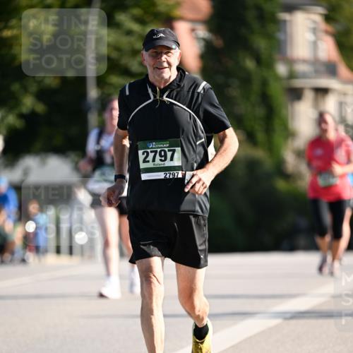 01.09.2024 - BARMER Alsterlauf Dr. Thomas Lammeyer http://msf.ph/oto/6917159 01.09.2024 09:49:34 Laufen 2797, 2797 meine-sportfotos.de