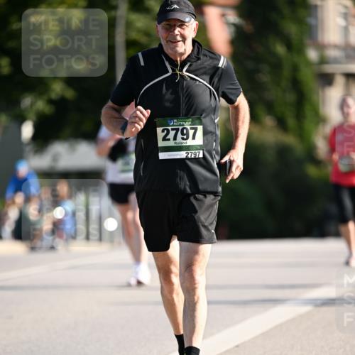 01.09.2024 - BARMER Alsterlauf Dr. Thomas Lammeyer http://msf.ph/oto/6917172 01.09.2024 09:49:34 Laufen 35, 2797, 2797 meine-sportfotos.de