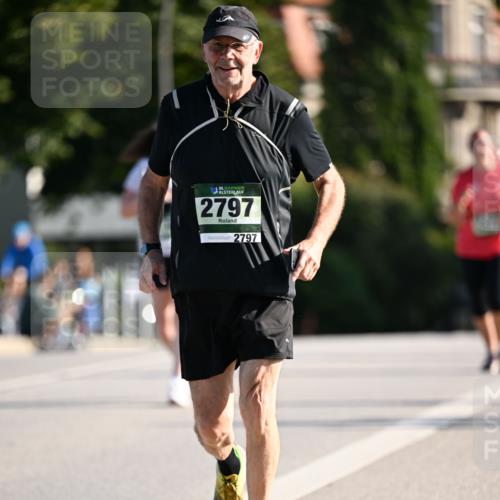 01.09.2024 - BARMER Alsterlauf Dr. Thomas Lammeyer http://msf.ph/oto/6917174 01.09.2024 09:49:34 Laufen 35, 2797, 2797 meine-sportfotos.de
