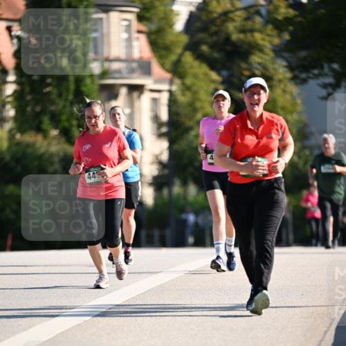 01.09.2024 - BARMER Alsterlauf Dr. Thomas Lammeyer http://msf.ph/oto/6917193 01.09.2024 09:49:35 Laufen 44 meine-sportfotos.de