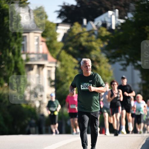 01.09.2024 - BARMER Alsterlauf Dr. Thomas Lammeyer http://msf.ph/oto/6917413 01.09.2024 09:49:47 Laufen 2064 meine-sportfotos.de