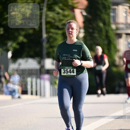01.09.2024 - BARMER Alsterlauf Dr. Thomas Lammeyer http://msf.ph/oto/6917926 01.09.2024 09:50:16 Laufen 3544 meine-sportfotos.de