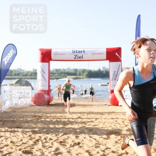 01.09.2024 - 17. Tribühne Triathlon Luisa Fischer http://msf.ph/oto/6921493 01.09.2024 09:03:17 Schwimmen 6, 13, 16, 18, 19, 33, 38, 46, 50, 51, 1487 meine-sportfotos.de