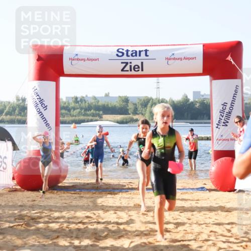 01.09.2024 - 17. Tribühne Triathlon Luisa Fischer http://msf.ph/oto/6921535 01.09.2024 09:03:24 Schwimmen 6, 13, 16, 18, 19, 20, 22, 33, 46, 50, 54, 1487 meine-sportfotos.de