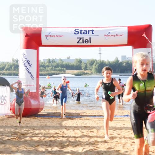 01.09.2024 - 17. Tribühne Triathlon Luisa Fischer http://msf.ph/oto/6921539 01.09.2024 09:03:24 Schwimmen 6, 13, 16, 18, 19, 20, 22, 33, 46, 50, 54, 1487 meine-sportfotos.de
