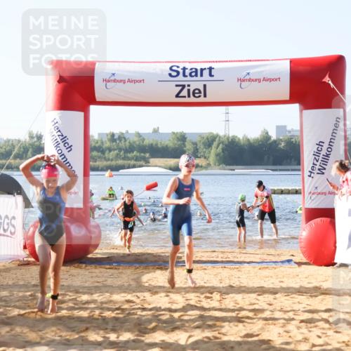 01.09.2024 - 17. Tribühne Triathlon Luisa Fischer http://msf.ph/oto/6921547 01.09.2024 09:03:25 Schwimmen 6, 13, 16, 18, 19, 20, 22, 33, 44, 46, 50, 54, 1487 meine-sportfotos.de