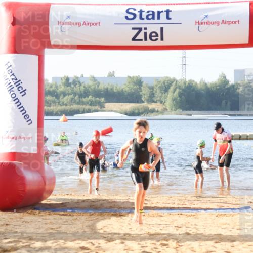 01.09.2024 - 17. Tribühne Triathlon Luisa Fischer http://msf.ph/oto/6921559 01.09.2024 09:03:28 Schwimmen 6, 12, 13, 16, 18, 20, 22, 26, 33, 44, 46, 47, 54, 1487 meine-sportfotos.de