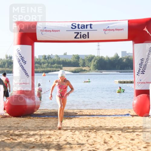01.09.2024 - 17. Tribühne Triathlon Luisa Fischer http://msf.ph/oto/6921735 01.09.2024 09:04:16 Schwimmen 3, 24, 76, 1488 meine-sportfotos.de