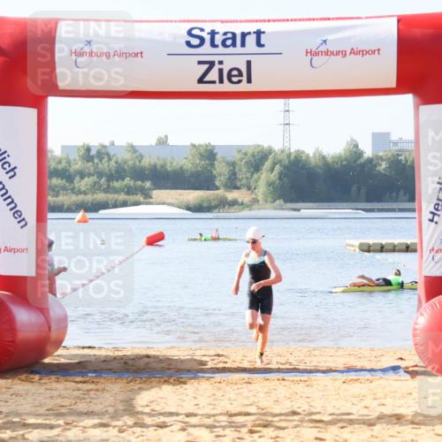 01.09.2024 - 17. Tribühne Triathlon Luisa Fischer http://msf.ph/oto/6921768 01.09.2024 09:04:43 Schwimmen 21 meine-sportfotos.de