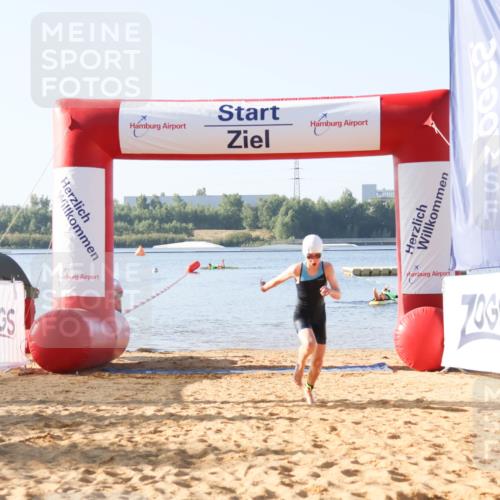 01.09.2024 - 17. Tribühne Triathlon Luisa Fischer http://msf.ph/oto/6921777 01.09.2024 09:04:45 Schwimmen 21 meine-sportfotos.de
