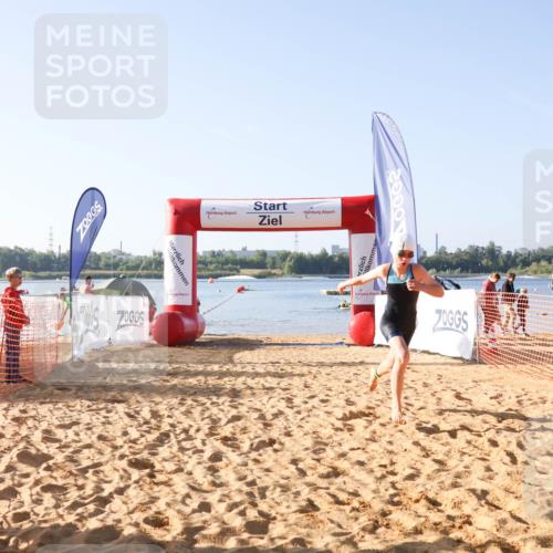 01.09.2024 - 17. Tribühne Triathlon Luisa Fischer http://msf.ph/oto/6921784 01.09.2024 09:04:46 Schwimmen 21 meine-sportfotos.de