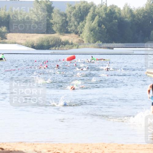 01.09.2024 - 17. Tribühne Triathlon Luisa Fischer http://msf.ph/oto/6921818 01.09.2024 09:28:29 Schwimmen 117 meine-sportfotos.de