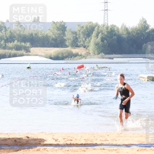 01.09.2024 - 17. Tribühne Triathlon Luisa Fischer http://msf.ph/oto/6921829 01.09.2024 09:28:30 Schwimmen 117 meine-sportfotos.de