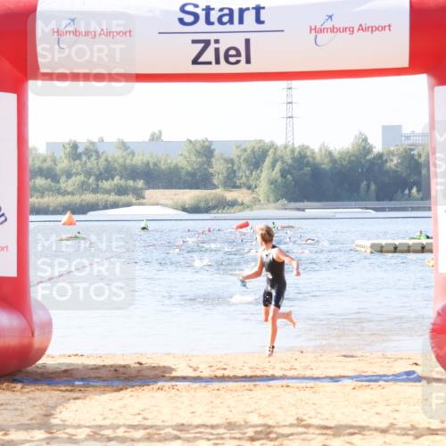 01.09.2024 - 17. Tribühne Triathlon Luisa Fischer http://msf.ph/oto/6921837 01.09.2024 09:28:31 Schwimmen 117 meine-sportfotos.de