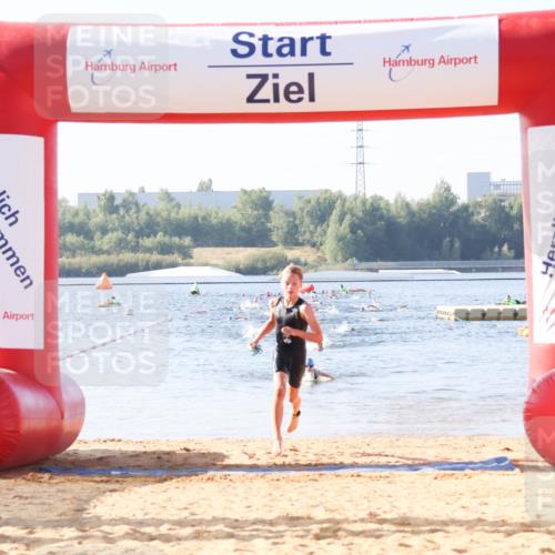 01.09.2024 - 17. Tribühne Triathlon Luisa Fischer http://msf.ph/oto/6921847 01.09.2024 09:28:32 Schwimmen 117 meine-sportfotos.de
