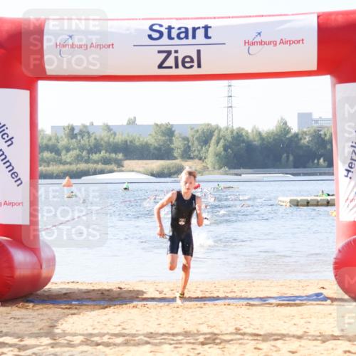 01.09.2024 - 17. Tribühne Triathlon Luisa Fischer http://msf.ph/oto/6921849 01.09.2024 09:28:33 Schwimmen 72, 117 meine-sportfotos.de