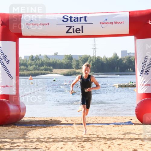 01.09.2024 - 17. Tribühne Triathlon Luisa Fischer http://msf.ph/oto/6921855 01.09.2024 09:28:33 Schwimmen 72, 117 meine-sportfotos.de