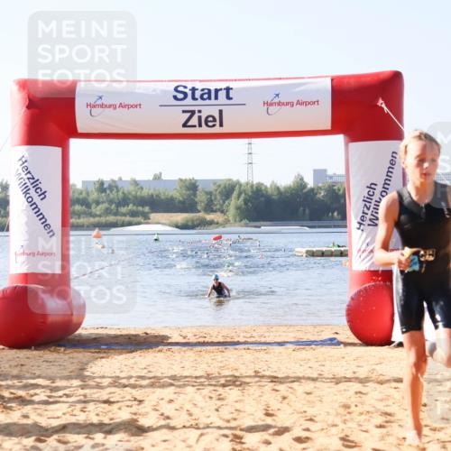 01.09.2024 - 17. Tribühne Triathlon Luisa Fischer http://msf.ph/oto/6921864 01.09.2024 09:28:35 Schwimmen 72, 117 meine-sportfotos.de
