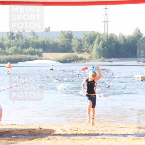 01.09.2024 - 17. Tribühne Triathlon Luisa Fischer http://msf.ph/oto/6921887 01.09.2024 09:28:39 Schwimmen 72, 117 meine-sportfotos.de