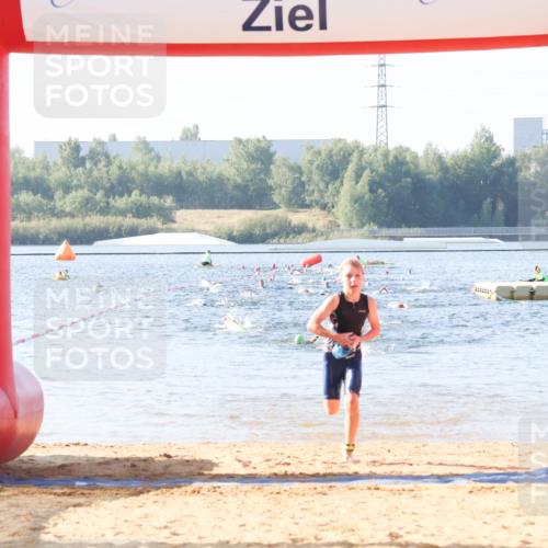 01.09.2024 - 17. Tribühne Triathlon Luisa Fischer http://msf.ph/oto/6921890 01.09.2024 09:28:40 Schwimmen 72, 117 meine-sportfotos.de